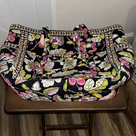 Reduced!  Vera Bradley large floral print tote travel bag - Picture 14 of 17